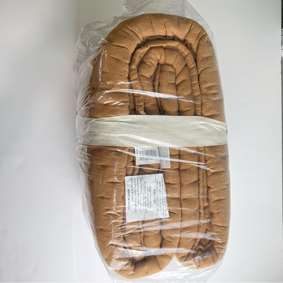 Casaluna Bedding Casaluna Queen Cashmere Blend Quilt Warm Brown